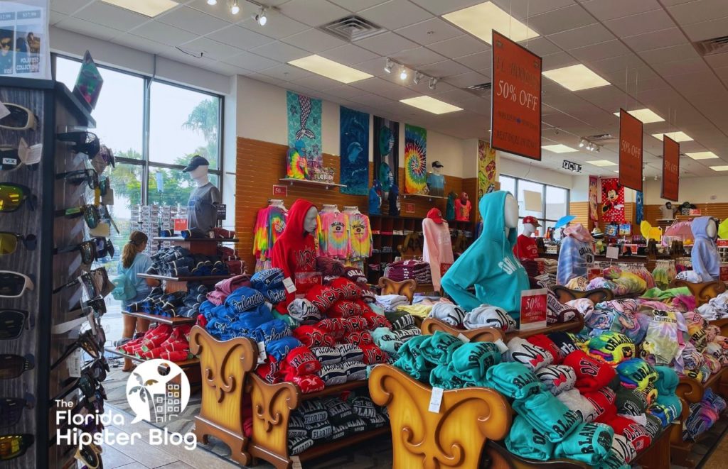Florida Gift Shop with Shirts. Keep reading to find out all you need to know about what to wear on a Florida beach vacation.