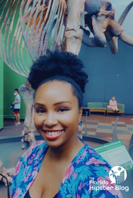 NikkyJ enjoying the Florida Museum of Natural History Gainesville Florida. Keep reading to discover more free things to do in Gainesville.