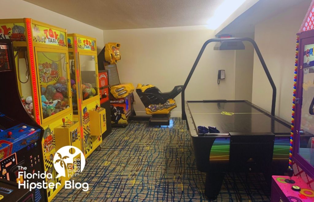 2024 Guide to Holiday Inn Disney Springs Pool, Shuttle, Breakfast