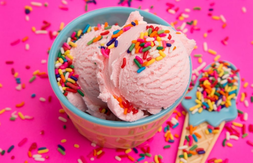 Strawberry Ice Cream in Orlando with sprinkles. Keep reading to learn more on what to do in Orlando with teenagers. 