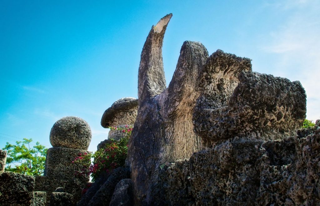 Coral Castle Stones in Florida. Keep reading to get the full guide on the best forts in Florida.