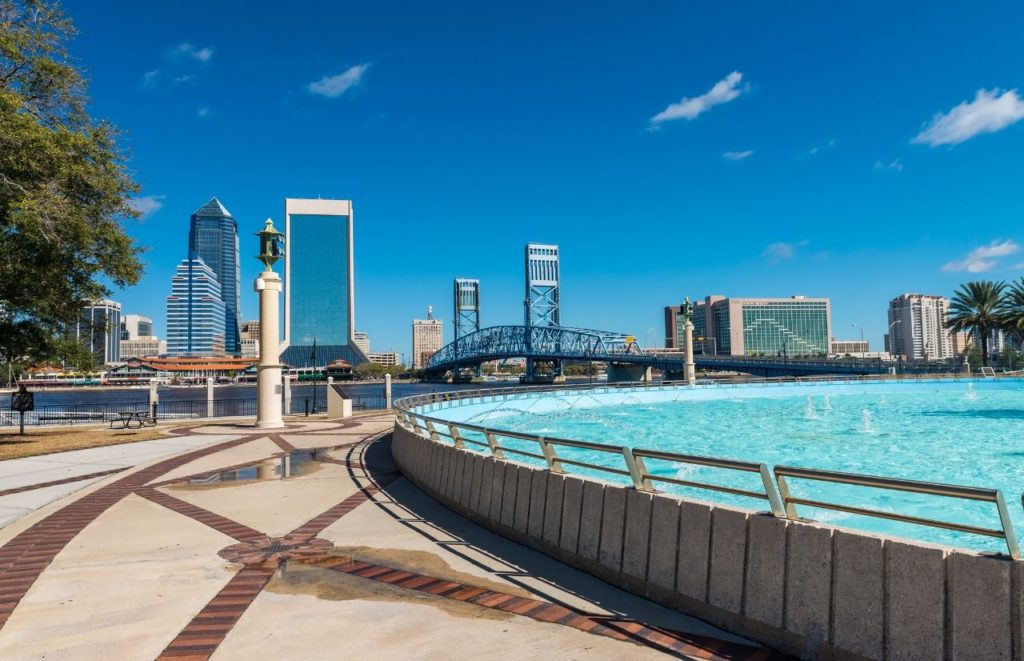 A pathway near a water fountain in downtown Jacksonville, Florida. Keep reading for more places to take a perfect day trip from Orlando, Florida. 