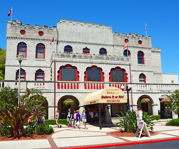 Ripley's Believe it Or Not Castle Warden in St Augustine Florida. Keep reading to get the full guide on the best forts and castles in Florida.