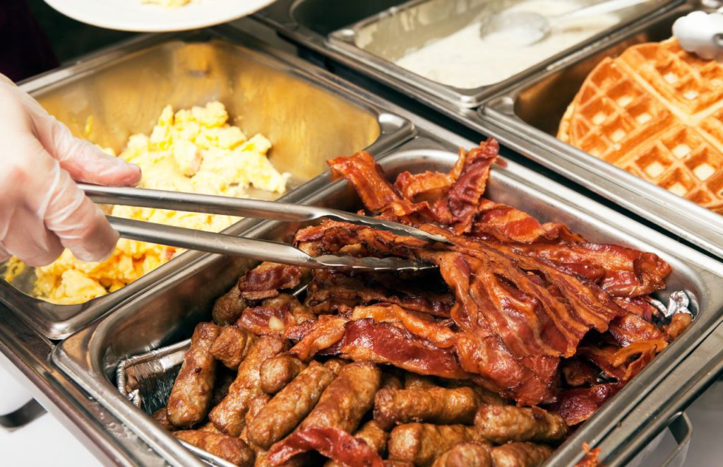 Bacon Eggs and Waffle Breakfast at Latitude and Longitude Best Orlando Buffet. Keep reading for the best breakfast buffet in Orlando.