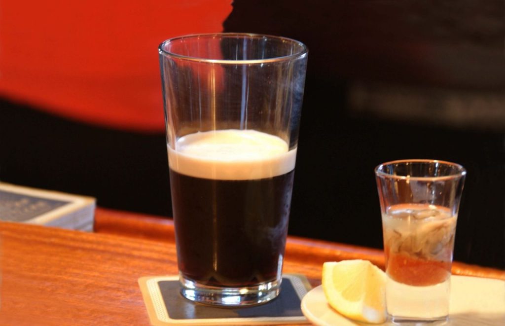 Best Oysters in Orlando Thirsty Gator Oyster Shooter with Dark Beer. Keep reading to learn more about the best restaurant in Orlando for oysters. 