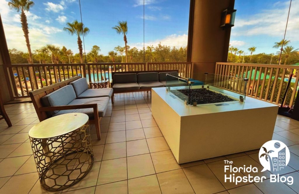 Hilton Signia Resort Orlando bar sitting area. Keep reading to learn more about the best hotels and resorts in Orlando. 