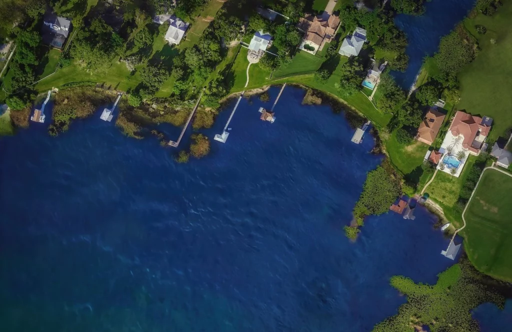 Florida Boat Tour from Windermere, Florida Lake Butler. Best things to do in Orlando for a date or romantic getaway.