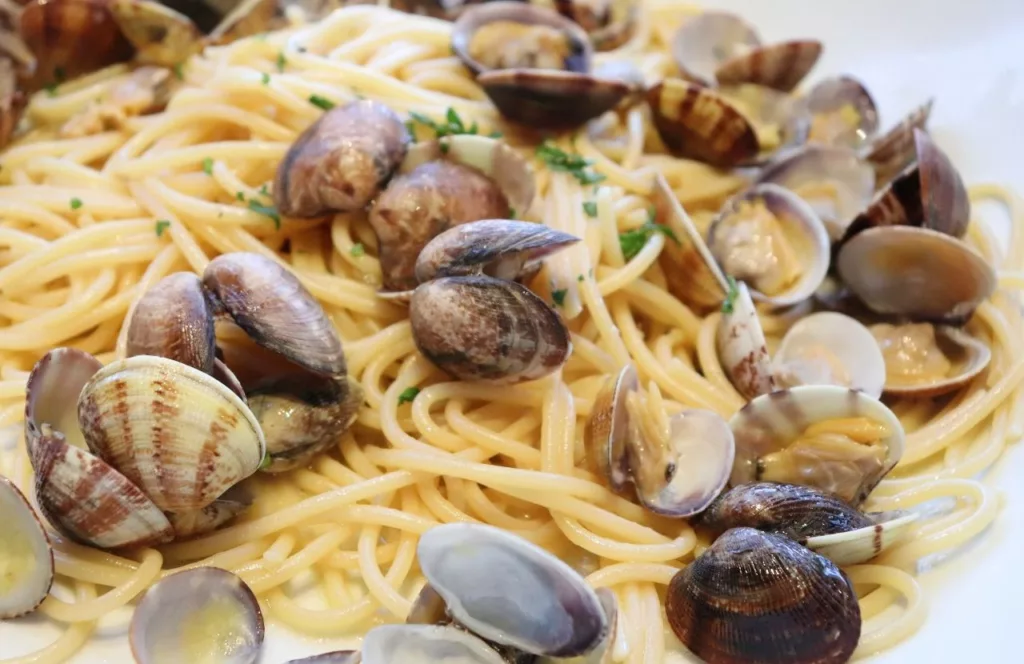 Pasta with Clams at Iavarone’s Steakhouse and Italian Grill This a best steakhouse in Tampa, Florida and one of the best places to get steak. 