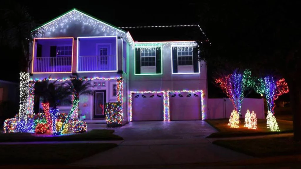 Lake Nona Lights. Keep reading to get the best Orlando Christmas Lights locations.