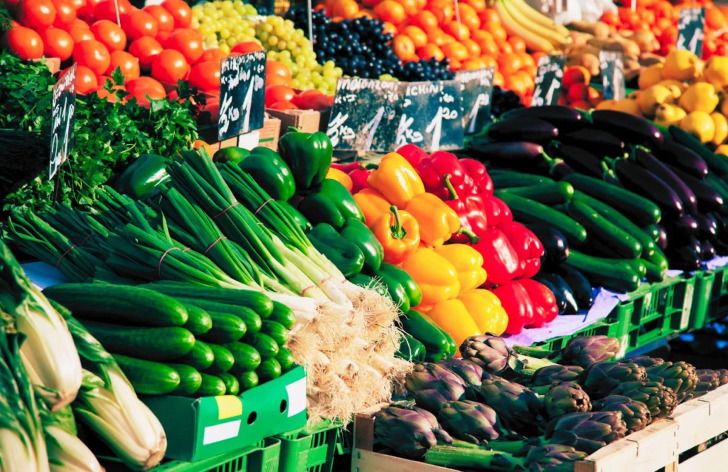 Vegetable stand in a Farmer's Market. One of the best free things to do in Tampa, Florida. Keep reading to discover the best free things to do in Tampa. 