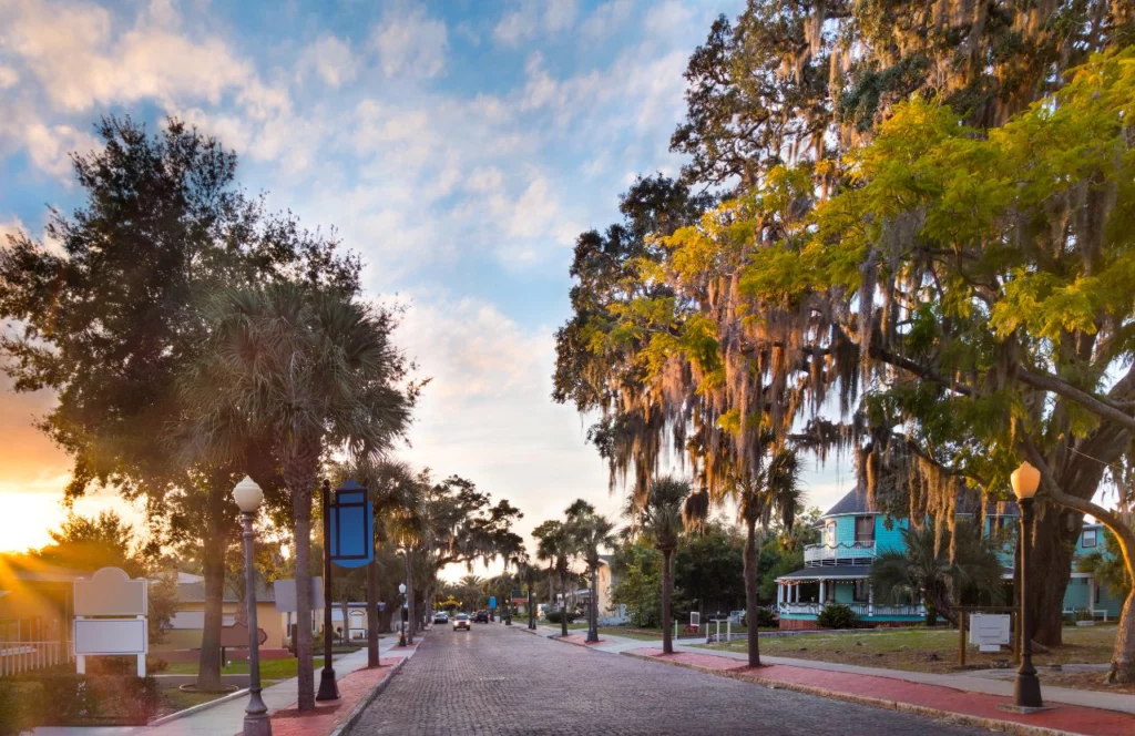 Fred Marquis Pinellas Trail in downtown Tarpon Springs. Keep reading to find out more of the best free things to do in Tampa. 