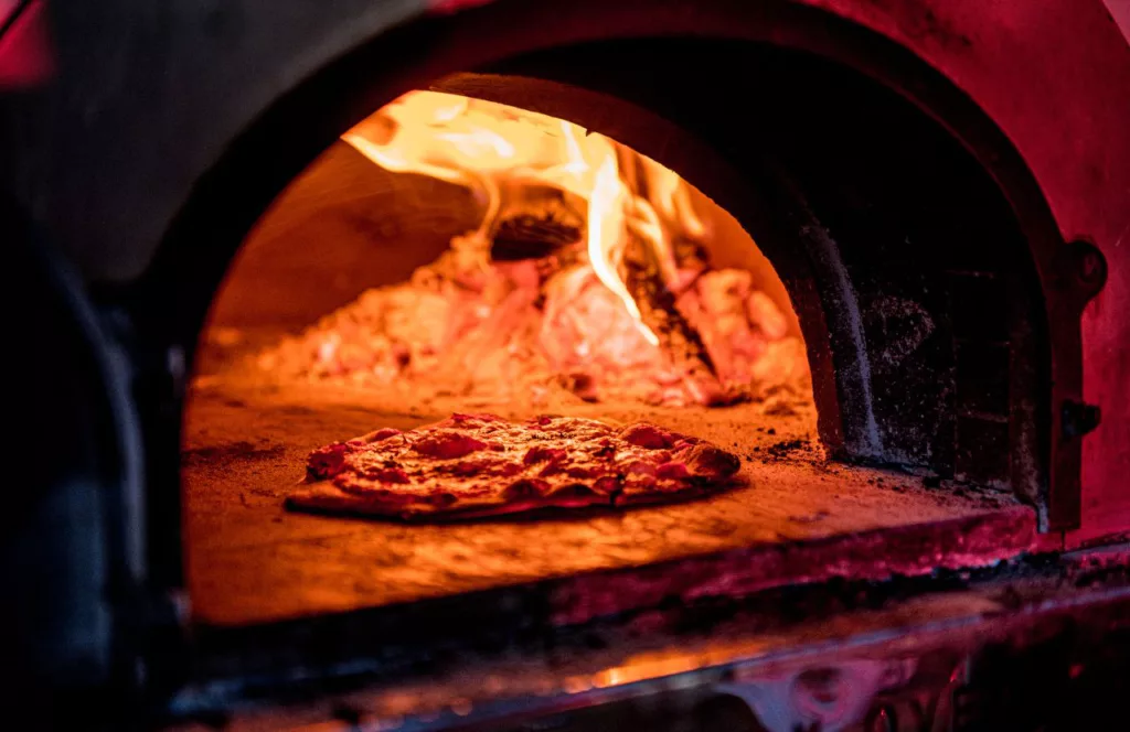 Wood Fired Pizza Wine Bar oven one of the Best Pizza in Tampa. Keep reading to find out more about the best pizza places in Tampa.  