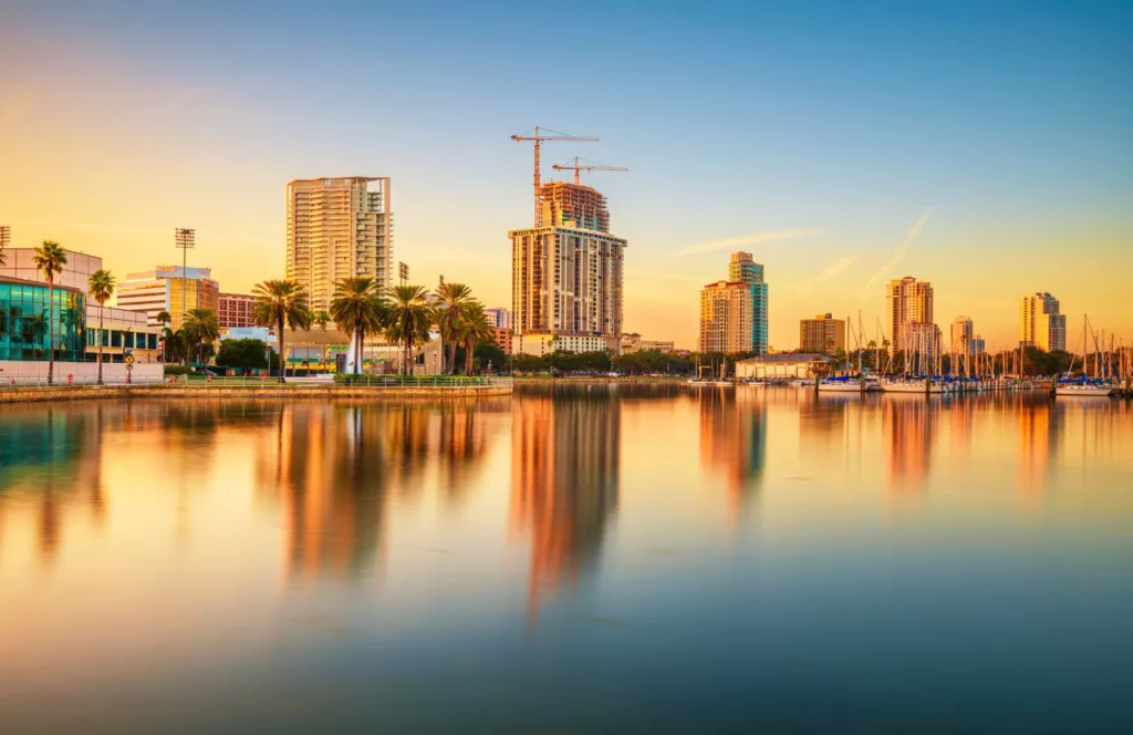 Saturday sunset in downtown St. Petersburg, Florida. Keep reading to get the best places to watch sunset in Tampa.