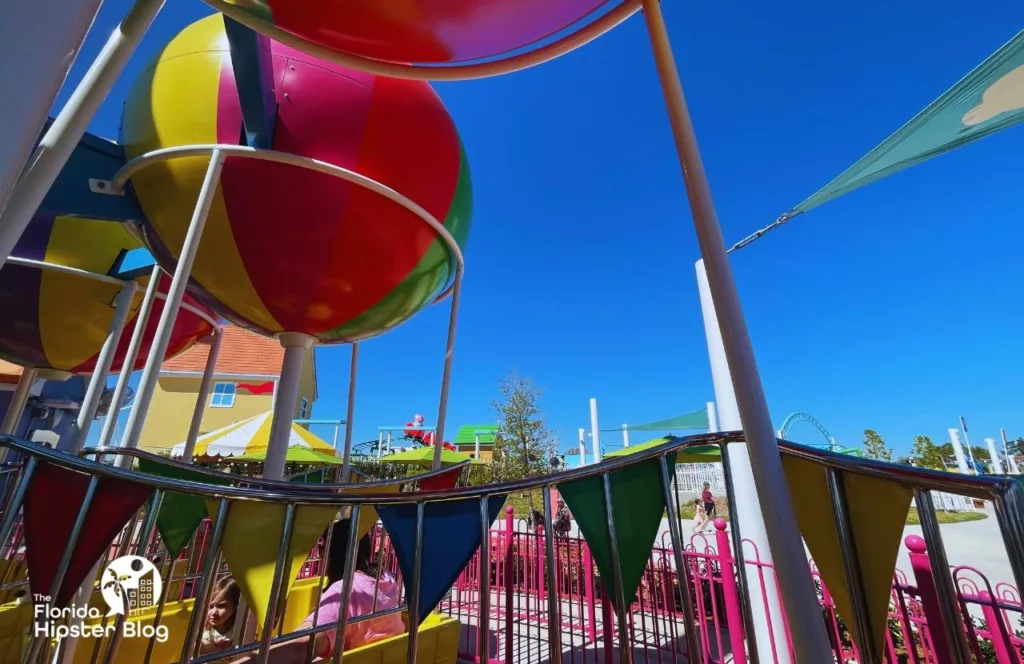 Peppa Pig Theme Park Florida Big Balloon Ride. Keep reading to find out all the things to do at Peppa Pigs Theme Park.