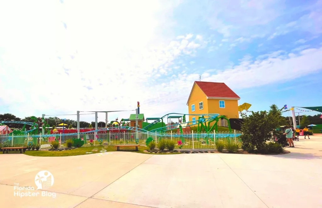 Peppa Pig Theme Park Florida Daddy Pig Roller Coaster and Peppa Pig's House. Keep reading to find out how to plan a day at Peppa Pig Theme Park.  