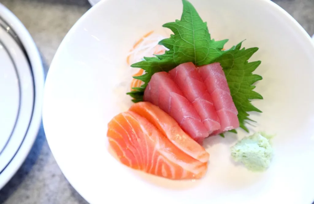 Keep reading for the best sushi in Jacksonville, Florida Sushi Bear Sushi & Grill fish sashimi