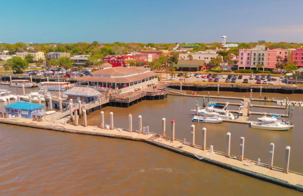 Keep reading to learn about the best Jacksonville Festivals you must visit. Coastline of Fernandina Beach for the Isle of Eight Flags Shrimp Festival