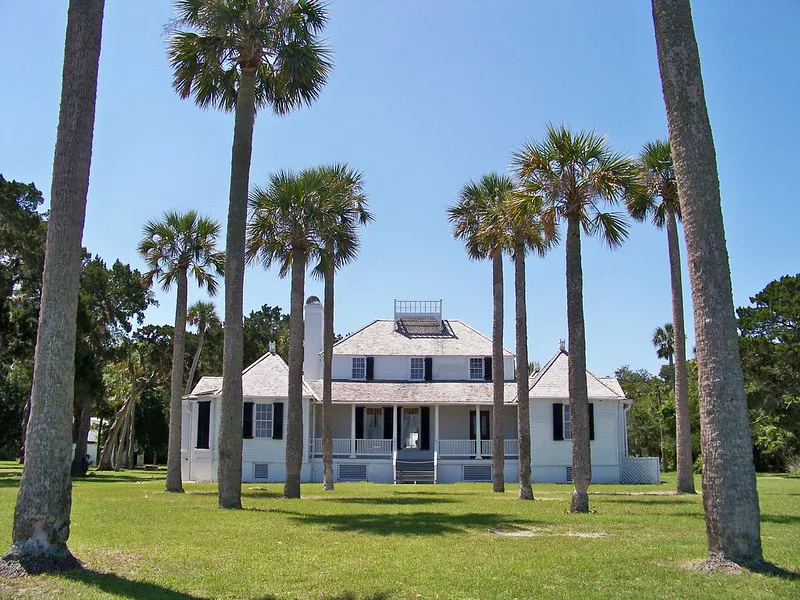 Main house of the Kingsley Plantation in Jacksonville, FL. Keep reading to get fun and free things to do in Jacksonville, Florida.