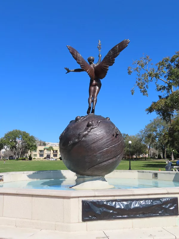 Memorial Park Statue Dedication in Jacksonville, Florida. Keep reading to get fun and free things to do in Jacksonville, Florida.