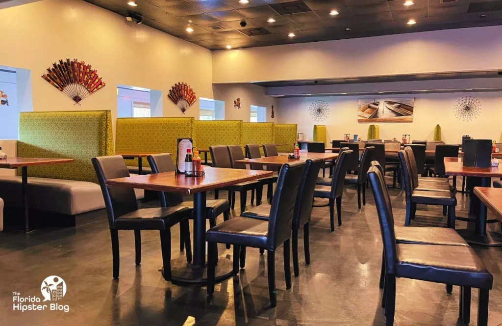 Interior of Pho Queyen Vietnamese Restaurant. Keep reading for the full guide to the best budget friendly places to eat in Tampa.