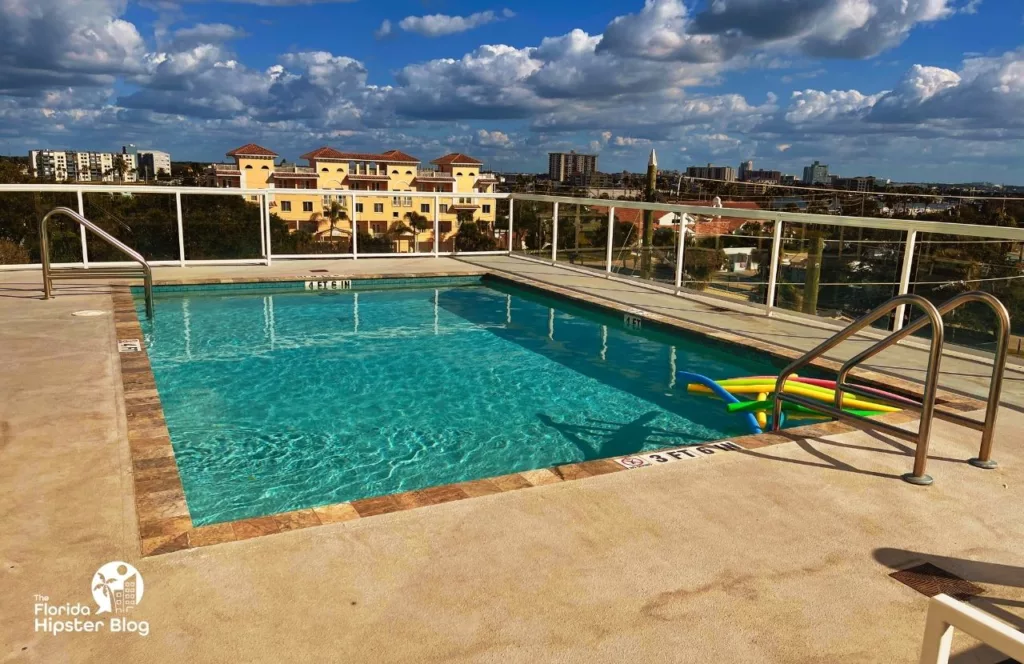 The Avalon Hotel in Clearwater rooftop pool. Keep reading to discover all you need to know about Avalon Club Hotel Clearwater.