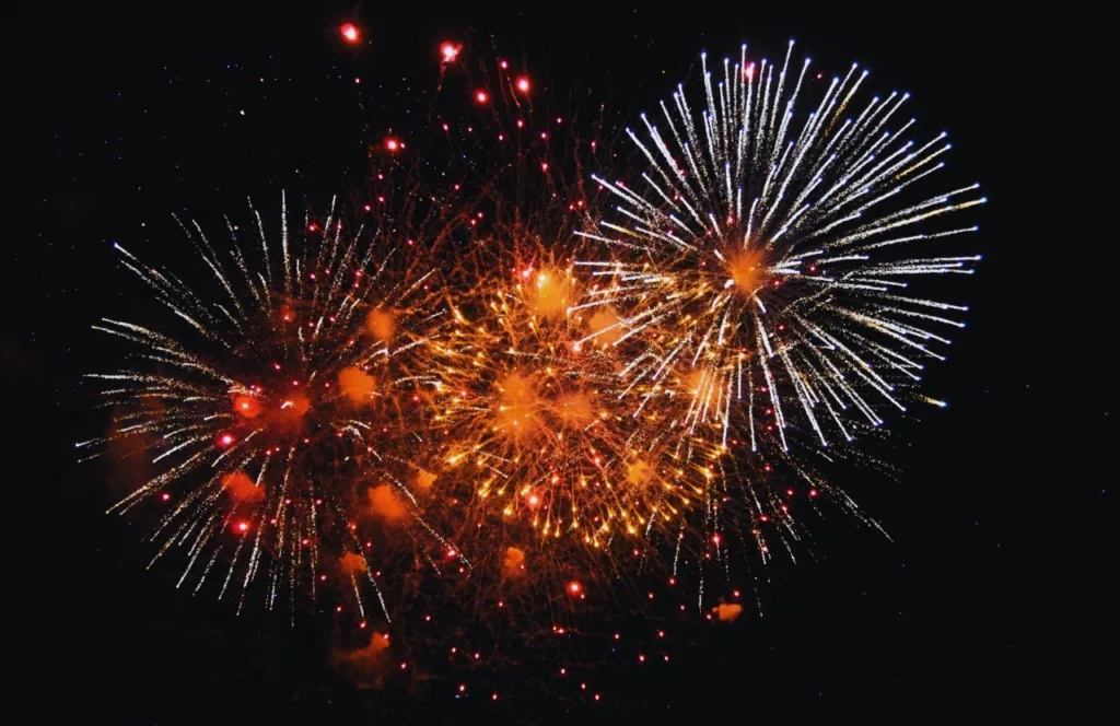 Destin Florida fireworks. One of the best things to do in Florida for the 4th of July and Independence Day. Keep reading to find out all you need to know about the best things to do for Independence Day in Florida.    