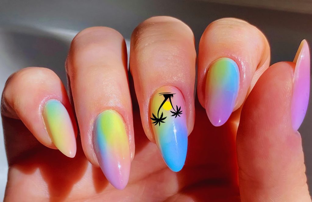 Florida Beach Nails Sunset. Keep reading to find out more about what are the best beach nails for a beach vacation in Florida.